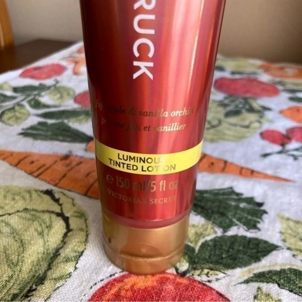 Victoria’s Secret Passion Struck tinted lotion